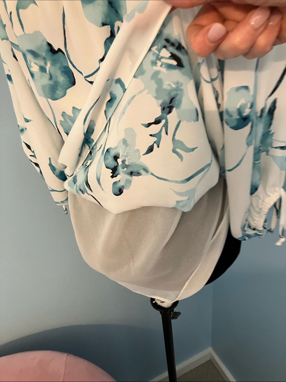 Off-Shoulder Floral Blouse in Teal and White - Picture 4 of 5
